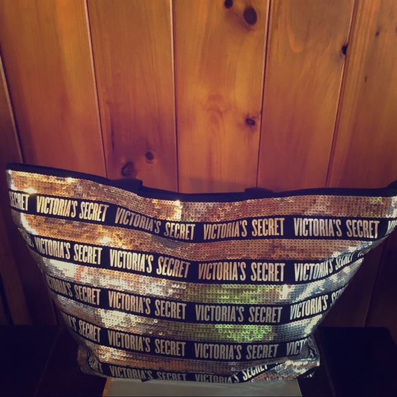 Victoria's Secret Handbags - Free with Purchase! Victoria’s Secret Tote Bag